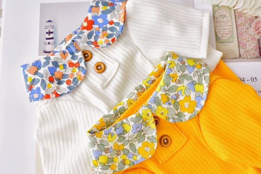 Camisas giras para gatos-amarelos e brancos