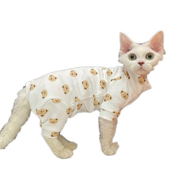 Outfit für Katzen - Devon Rex trägt einen Strampler